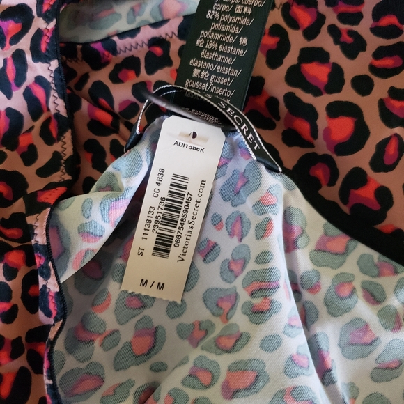 VICTORIA'S SECRET VERY SEXY Plunge Thong Bodysuit Teddy Animal Print Medium - Picture 13 of 13